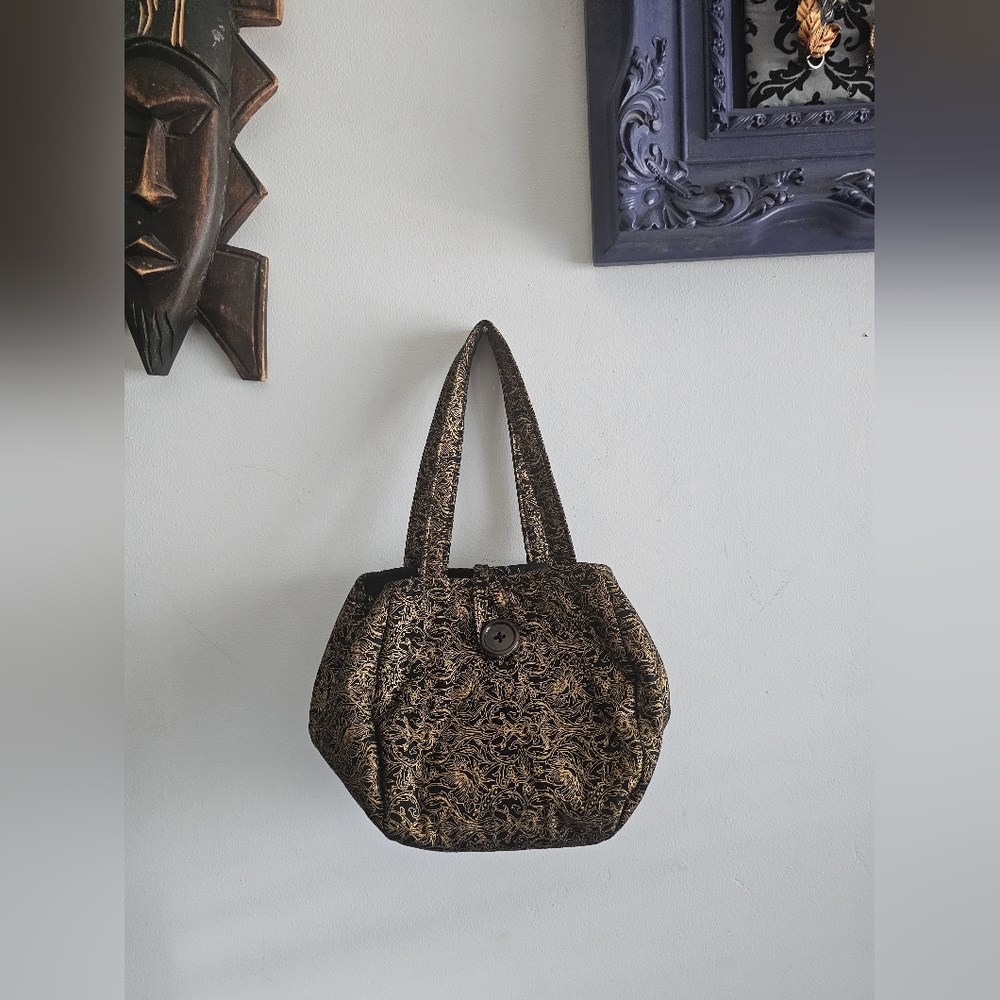 Black and Gold Baroque Victorian Print Black White Interior Women's Shoulder Bag